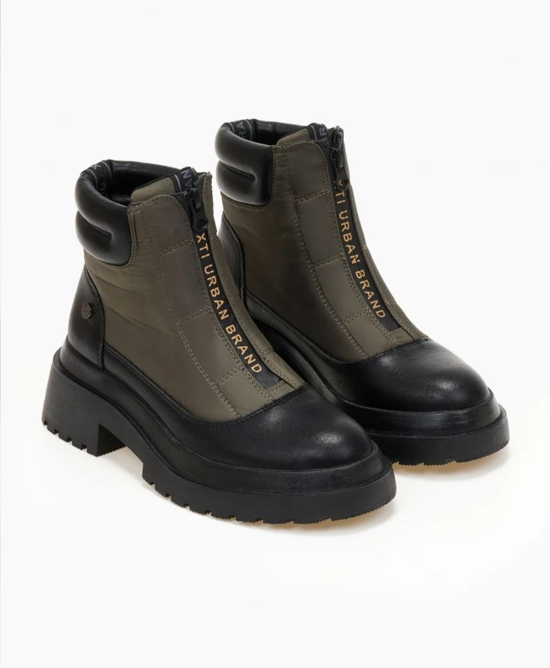 BOOTIES