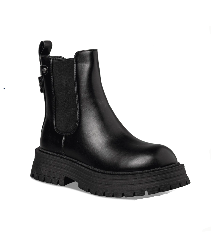 CHELSEA BOOTS