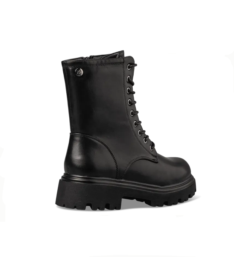 COMBAT BOOTS