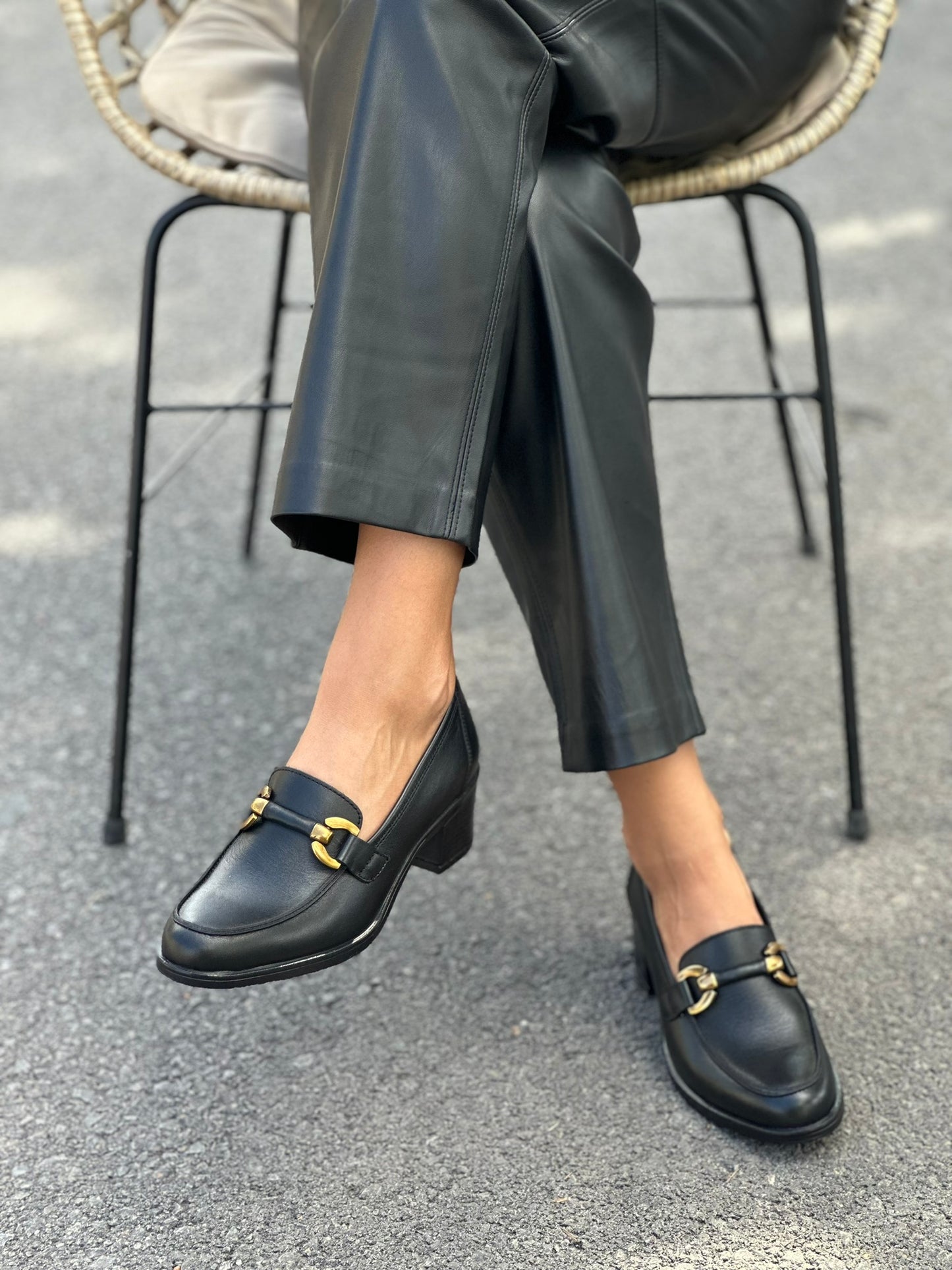 Loafers δερμάτινα με μεταλλική λεπτομέρεια Ragazza