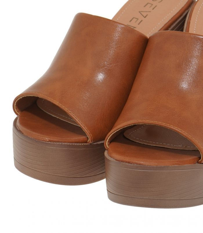 Seven Mules με Τακούνι