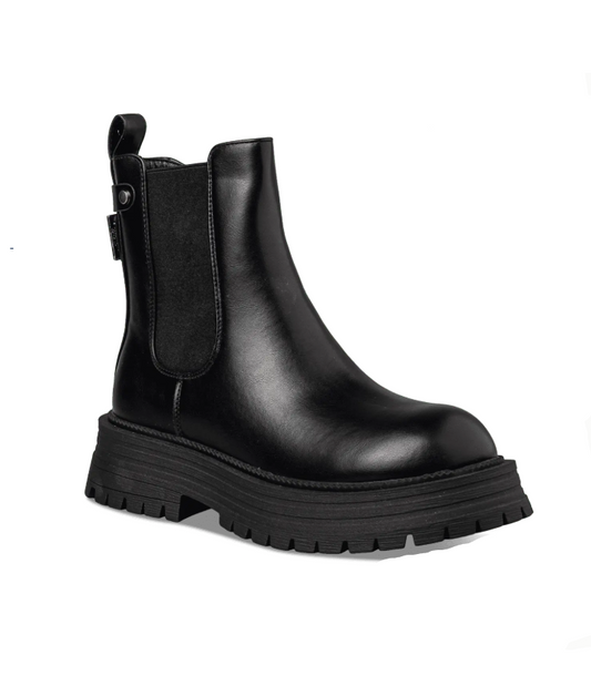 CHELSEA BOOTS