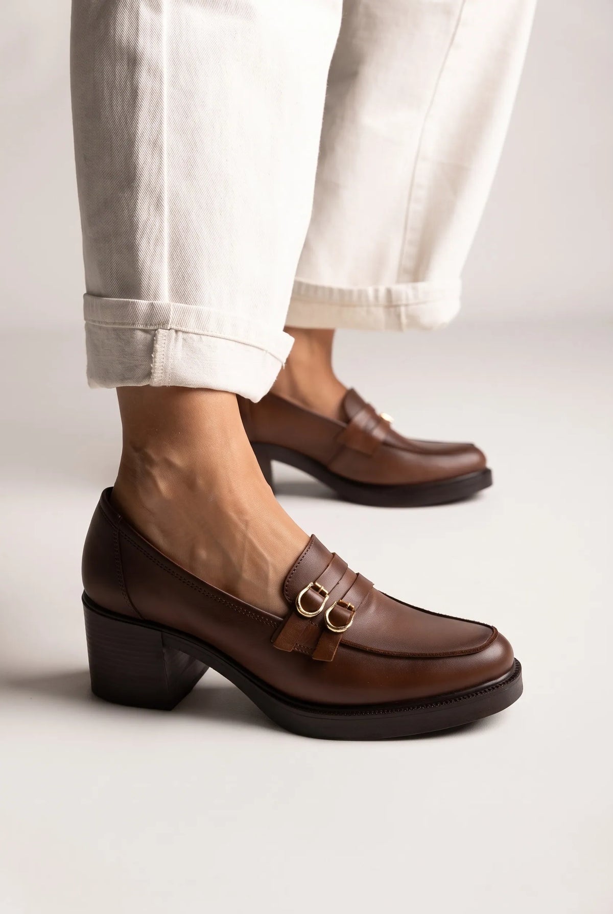 Loafers με Τετράγωνο Τακούνι και Λουράκι με Αγκράφα RAGAZZA 0345