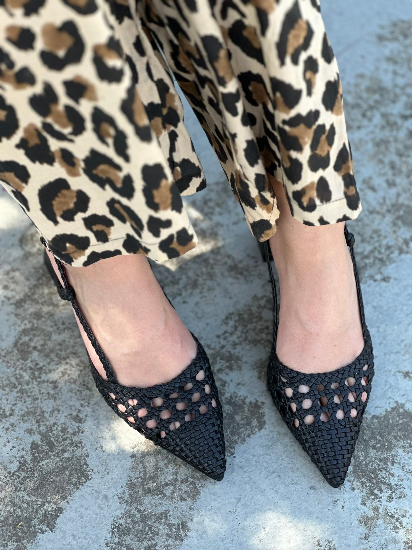 SLINGBACK PUMPS