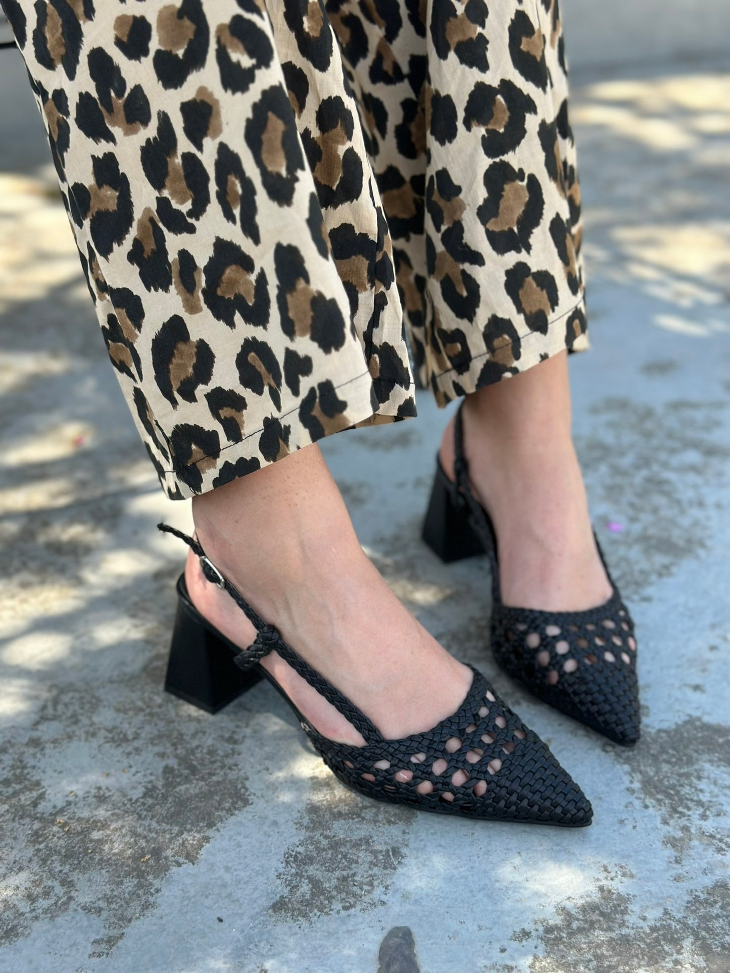SLINGBACK PUMPS
