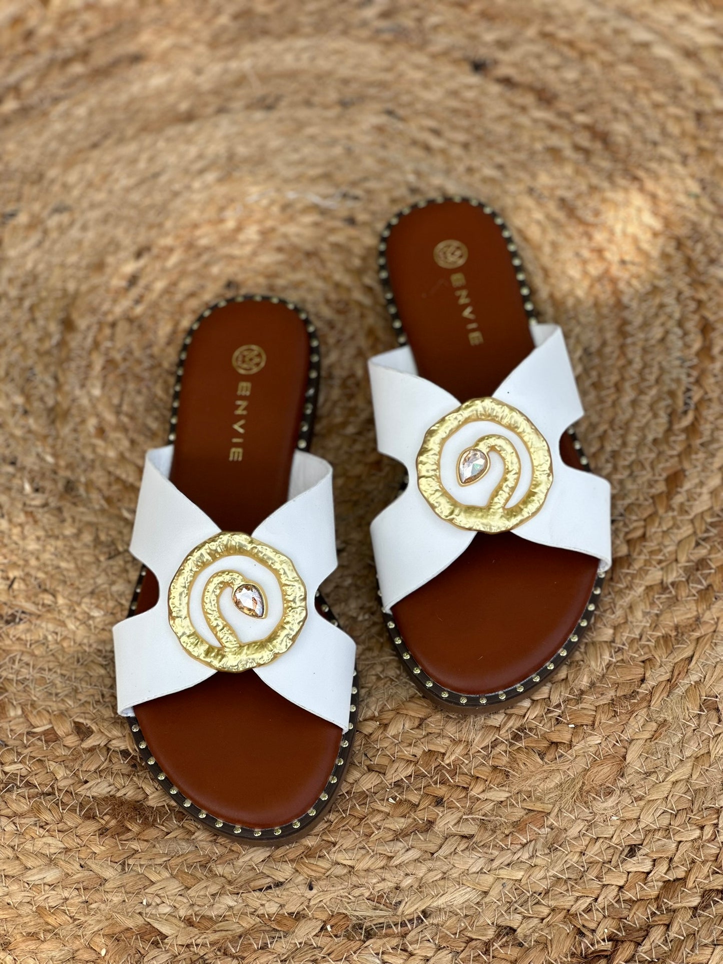 FLAT SANDALS