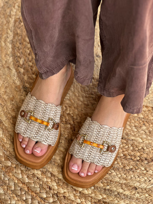 Flatforms δερμάτινα σανδάλια με φαρδιά φάσα Ragazza 01163