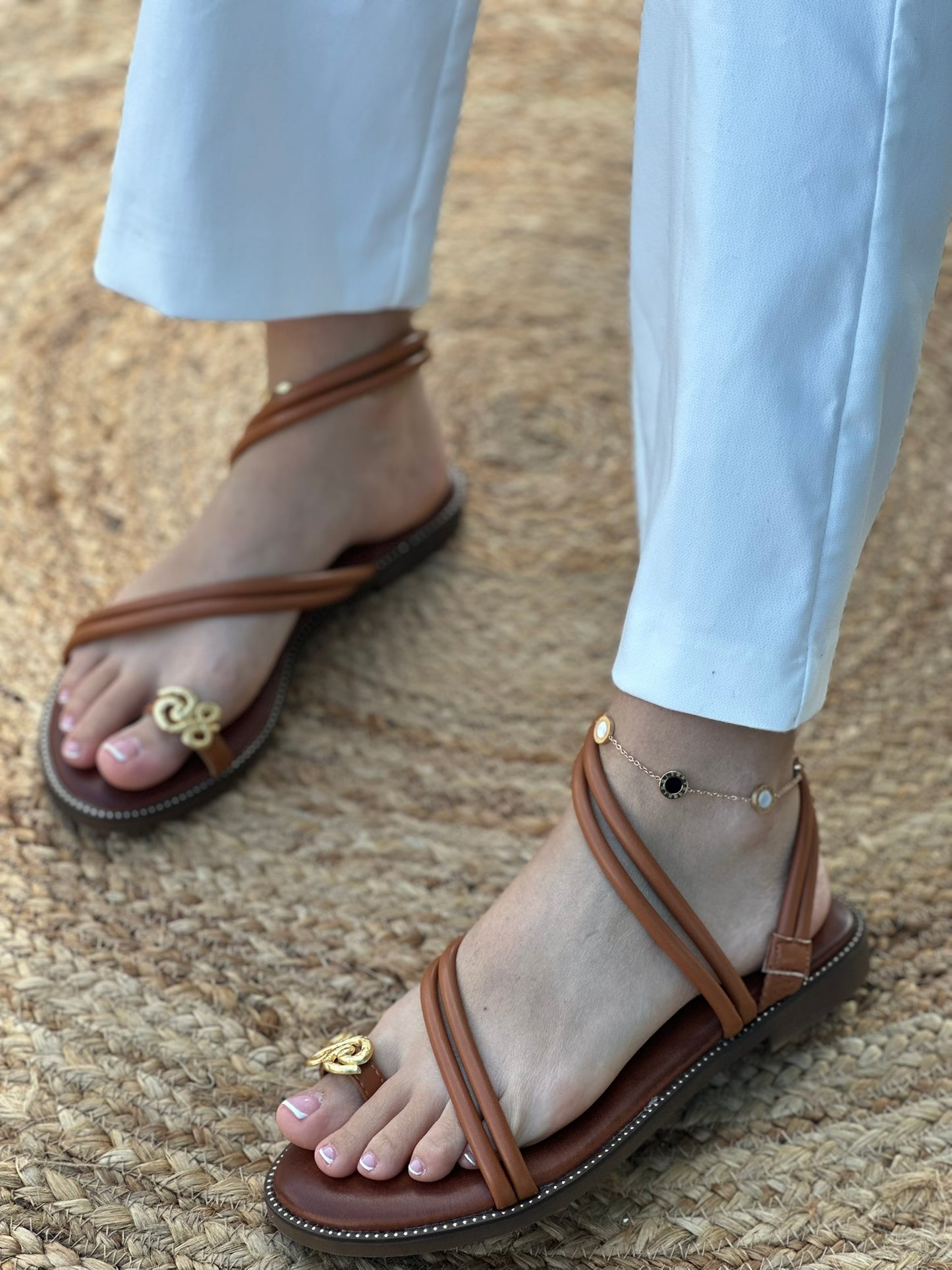 FLAT SANDALS