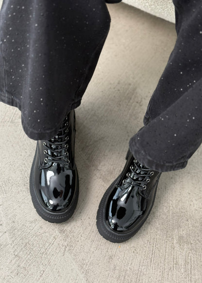 COMBAT BOOTS