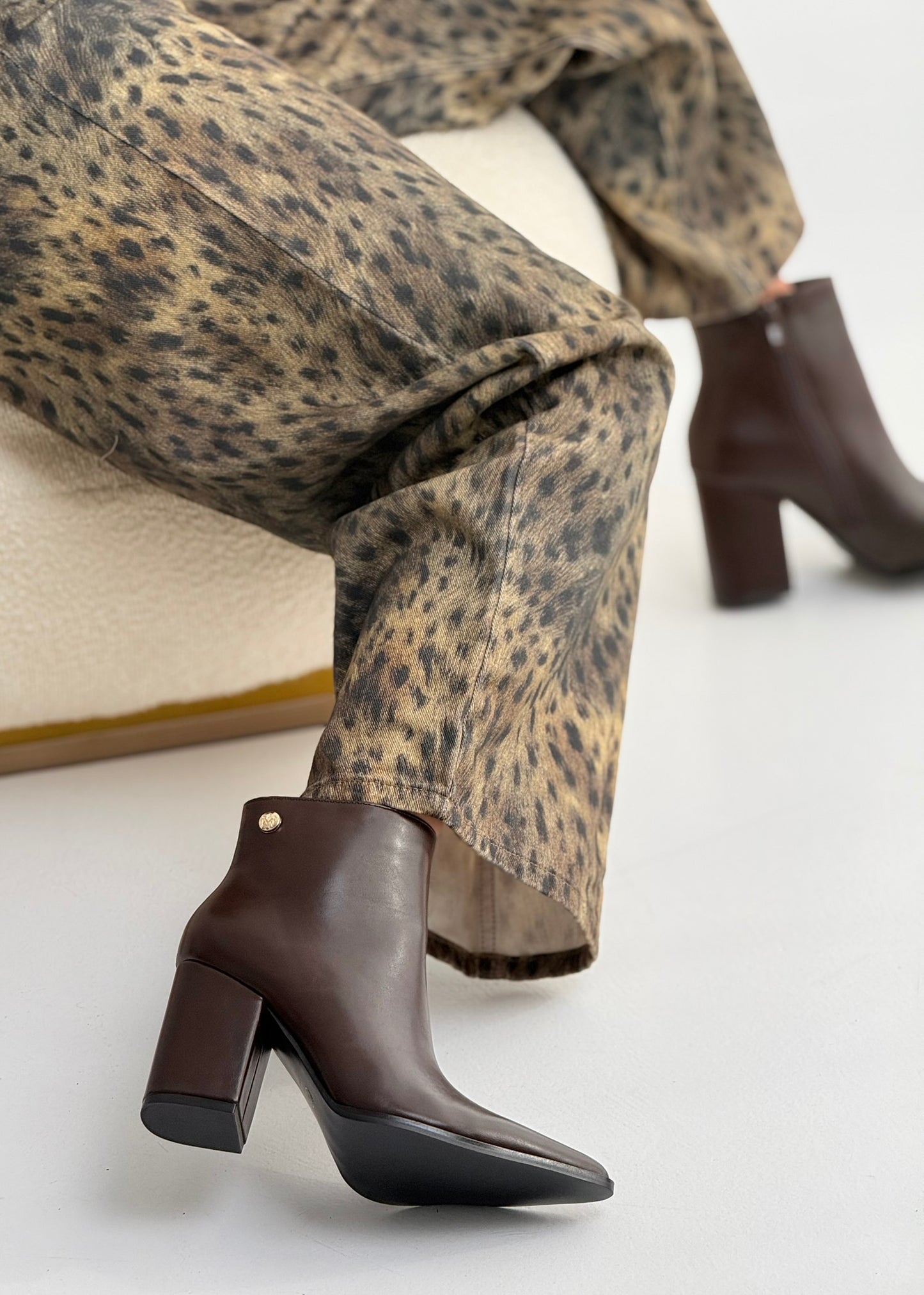 POINTED TOE BOOTIES