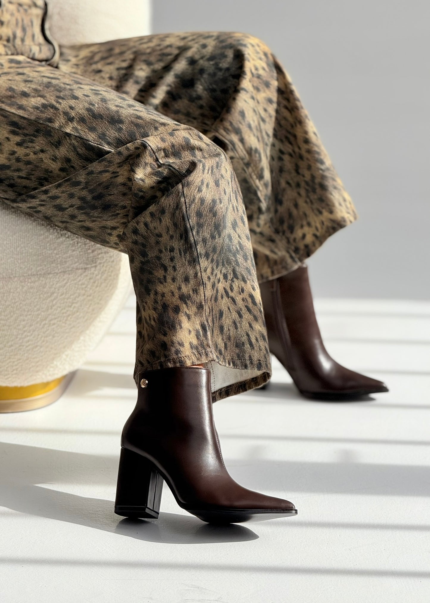 POINTED TOE BOOTIES