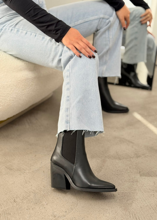 WESTERN ANKLE BOOTIES