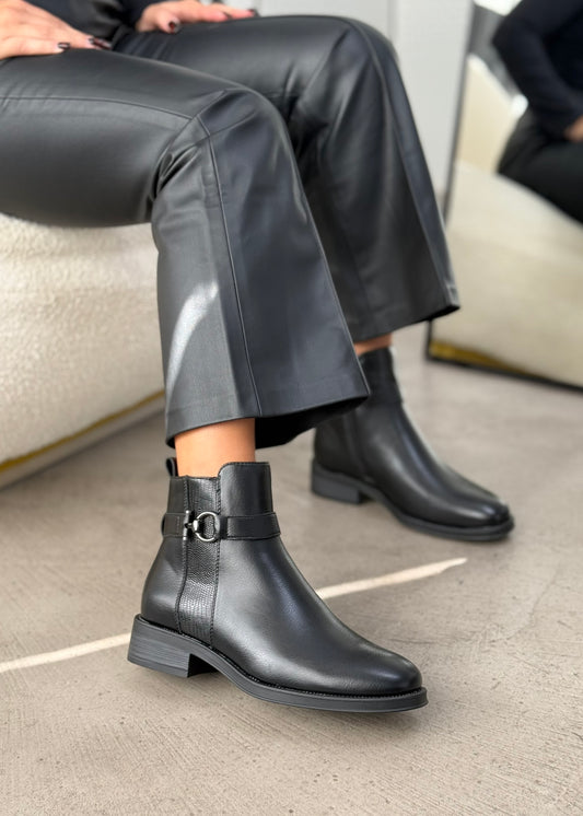ANKLE BOOTS