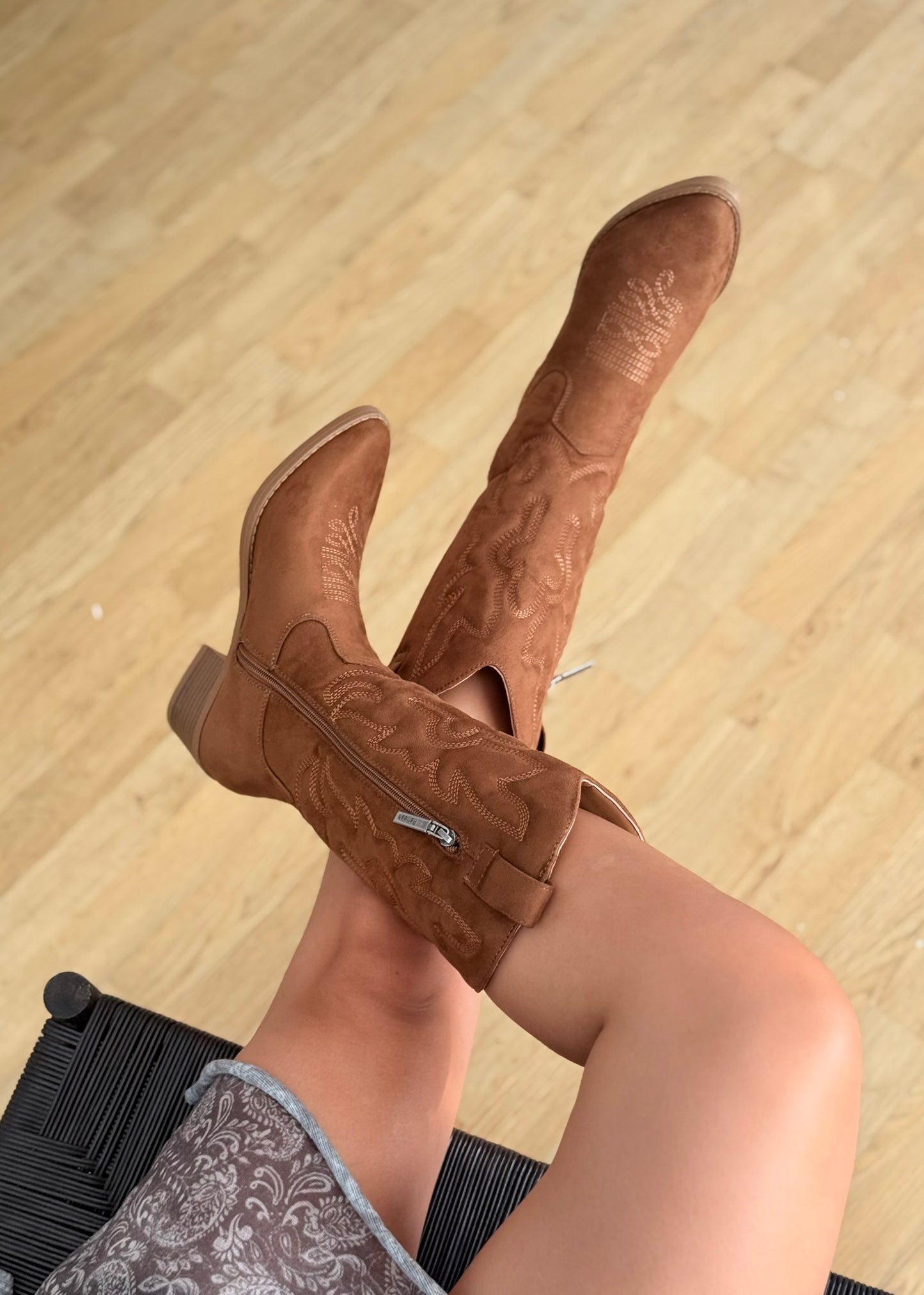 Refresh Γυναικεία Μπότα Cowboy Σουέτ 173085