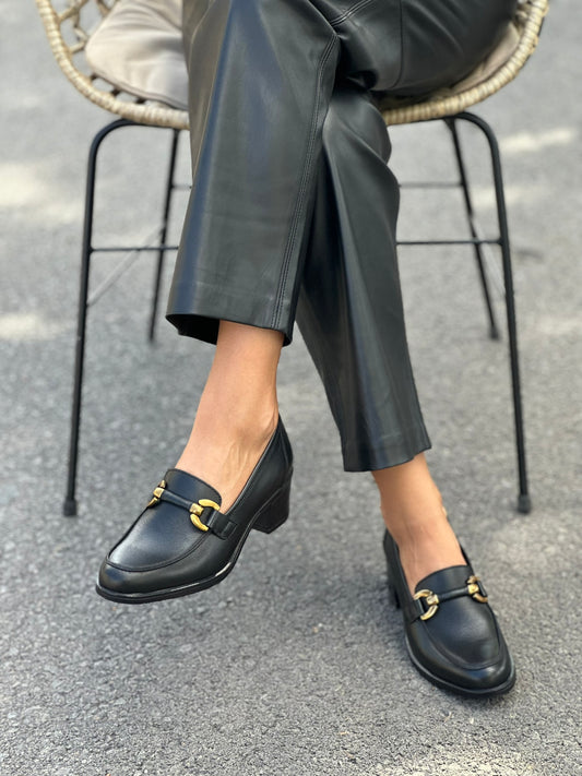 Loafers δερμάτινα με μεταλλική λεπτομέρεια Ragazza