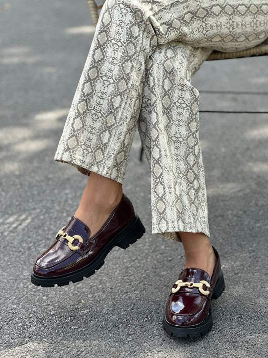 SHINY LOAFERS