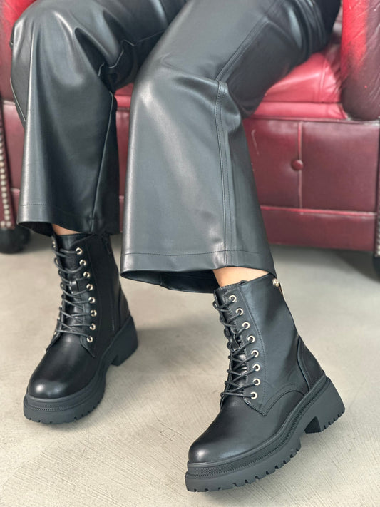 COMBAT BOOTS