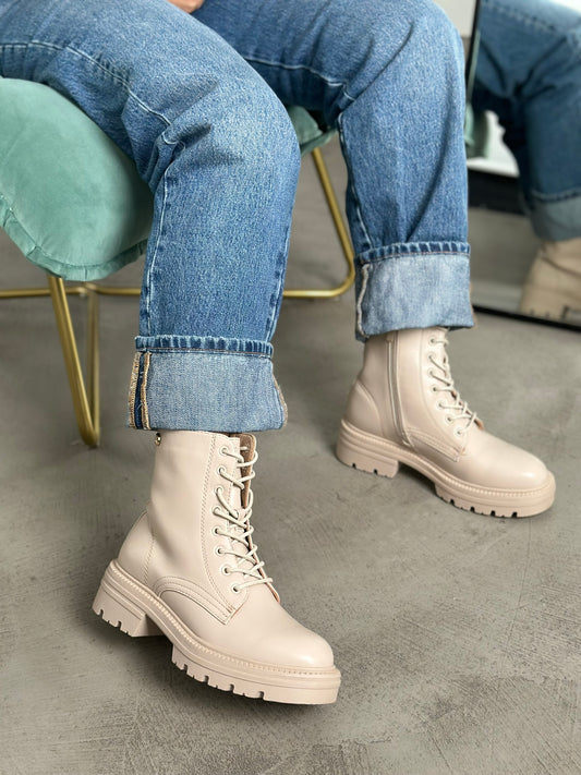 COMBAT BOOTS