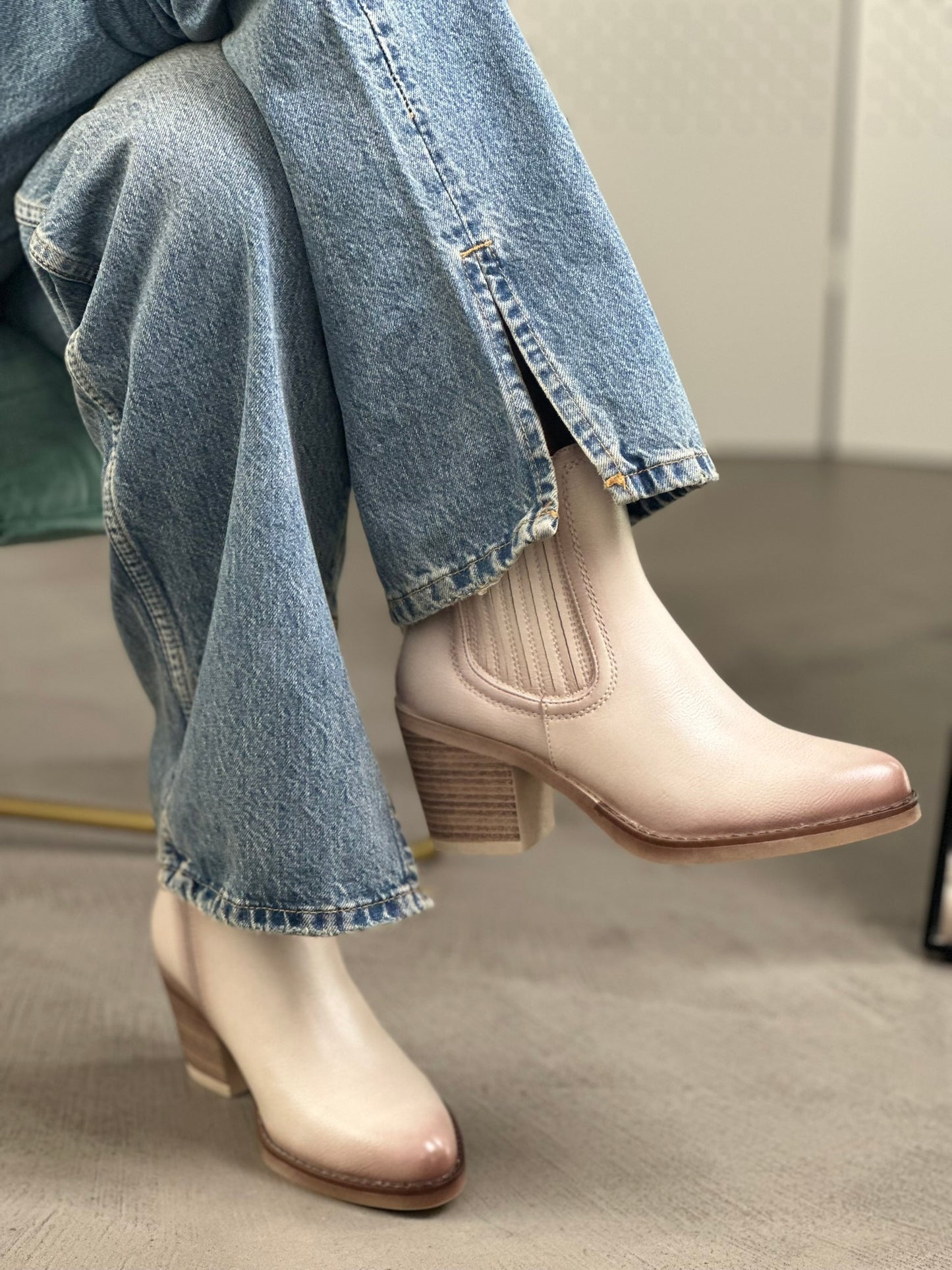 ANKLE BOOTS