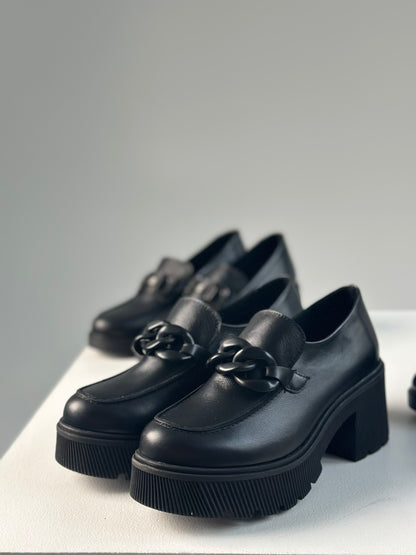 Loafers δερμάτινα chunky με αλυσίδα Ragazza