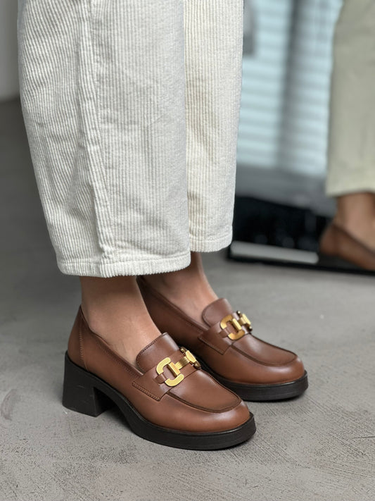 Loafers δερμάτινα με τακούνι Ragazza