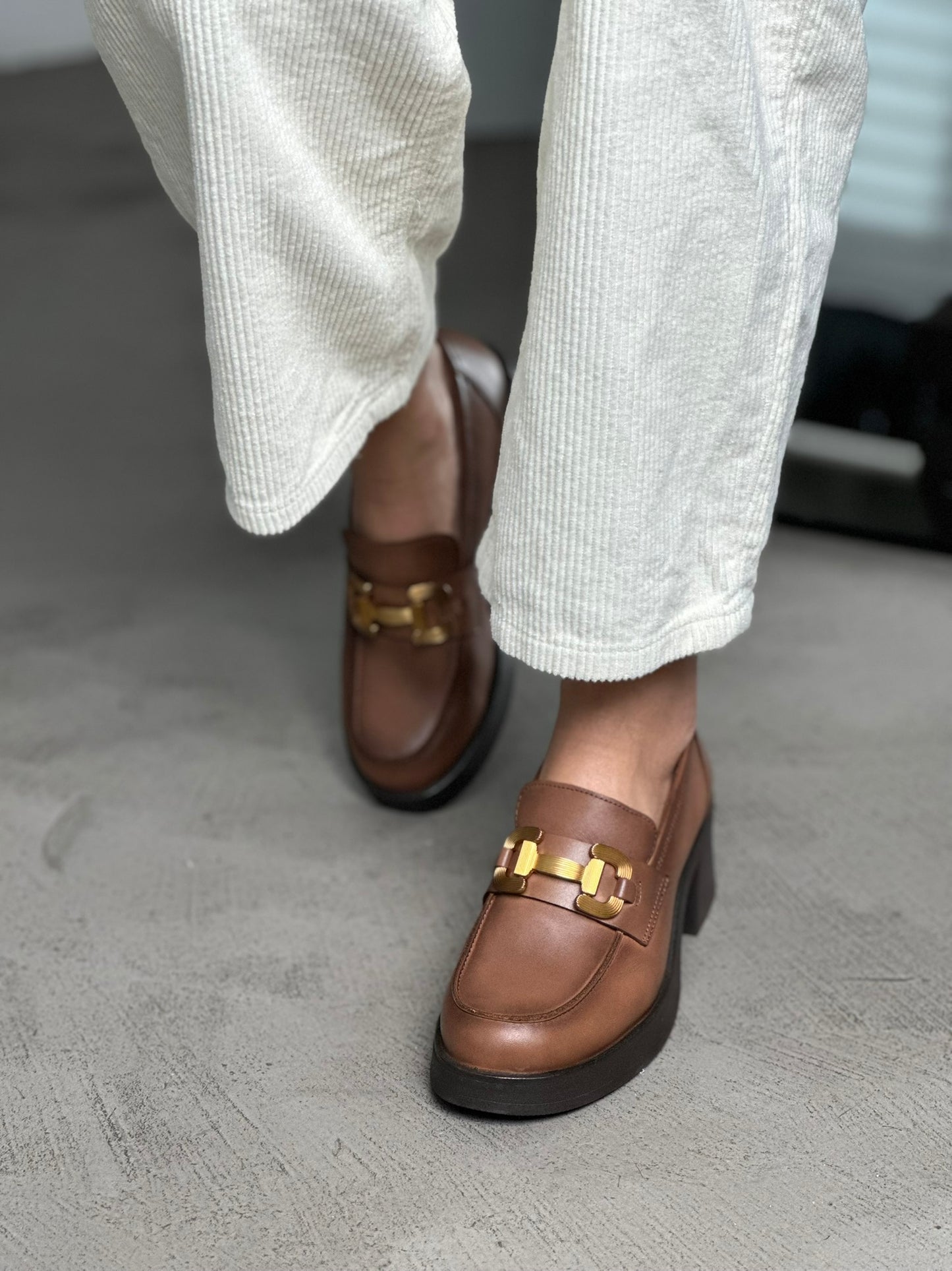 Loafers δερμάτινα με τακούνι Ragazza
