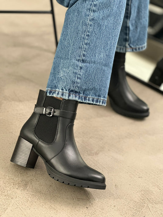 BLOCK HEEL BOOTIES
