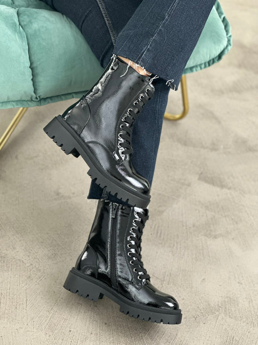 COMBAT BOOTS