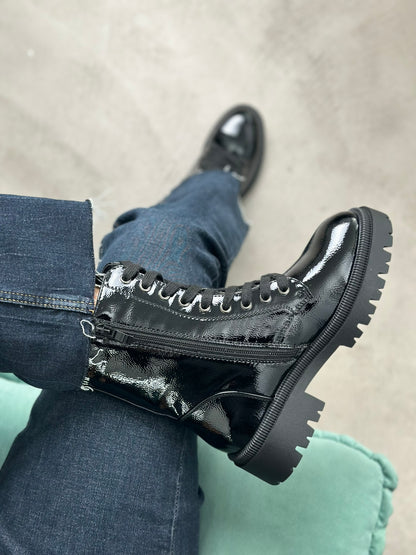 COMBAT BOOTS