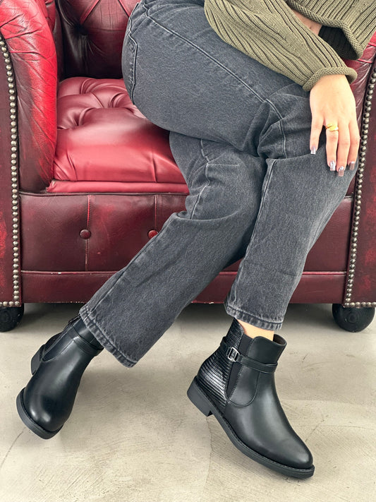 ANKLE BOOTS