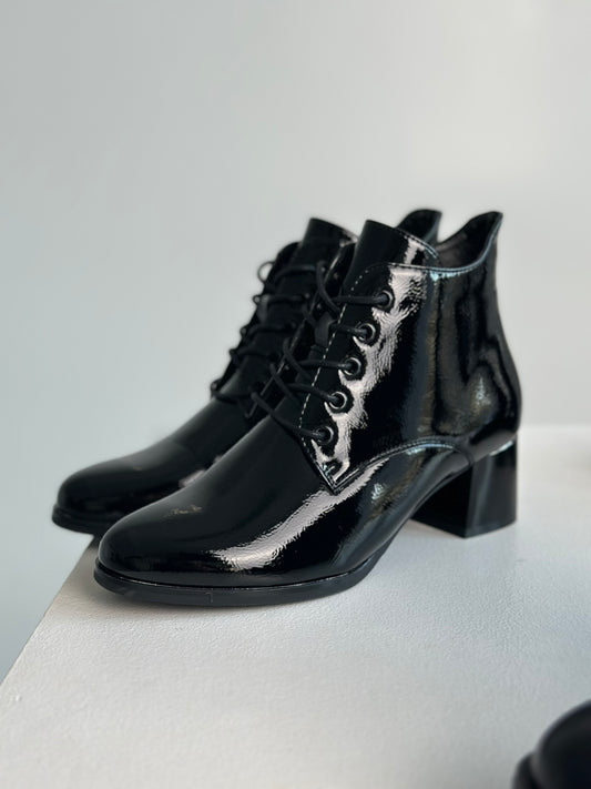 ANKLE BOOTS