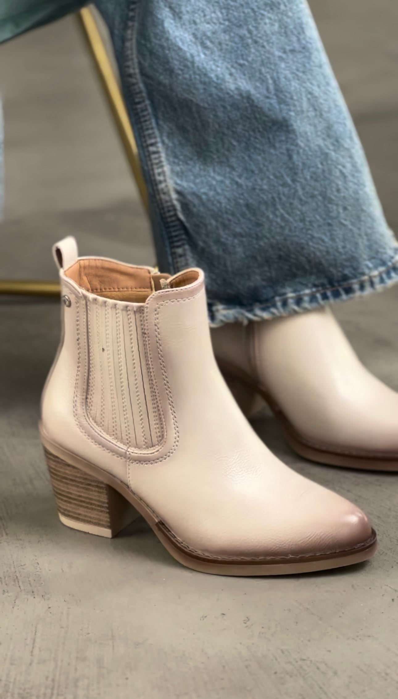 ANKLE BOOTS