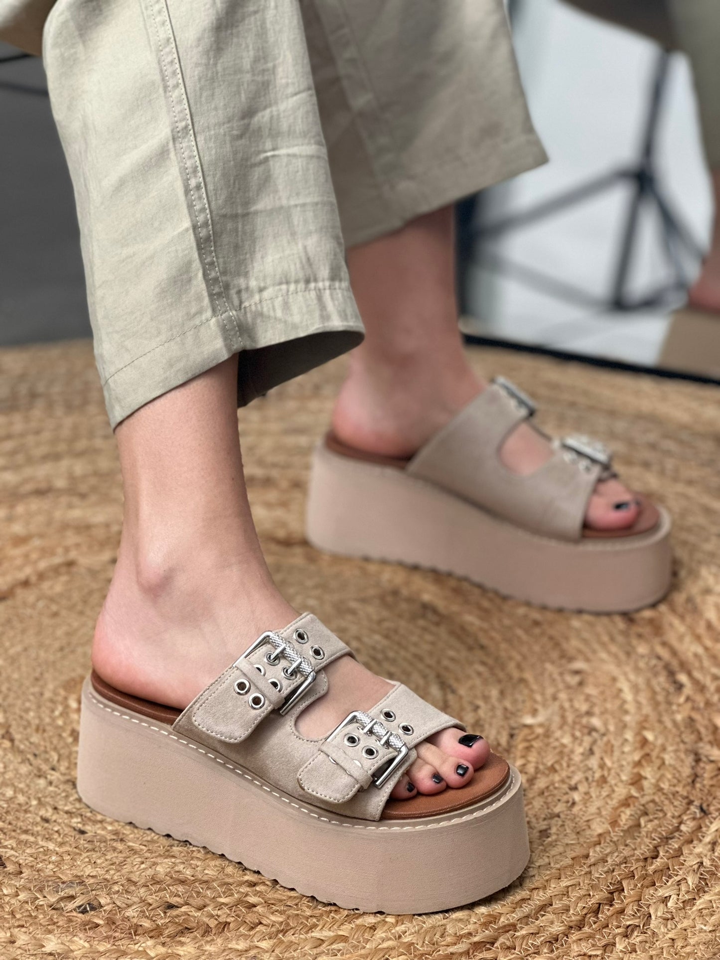 FLATFORM SANDALS