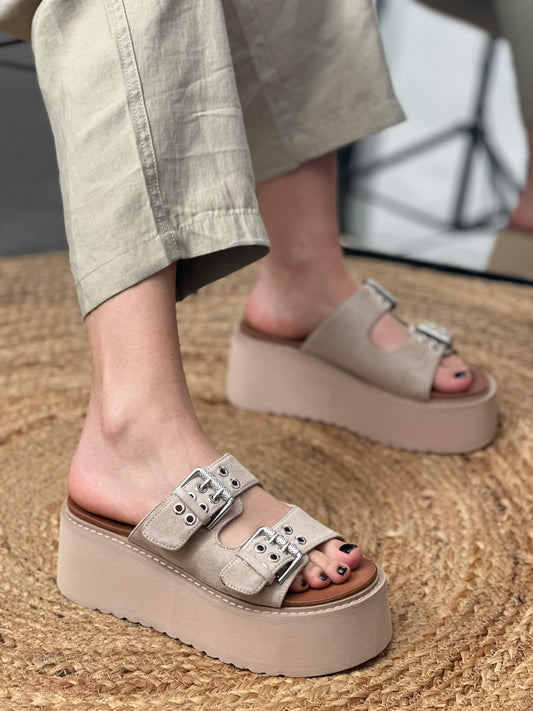 FLATFORM SANDALS