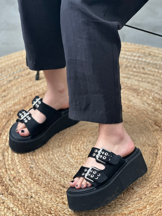 FLATFORM SANDALS