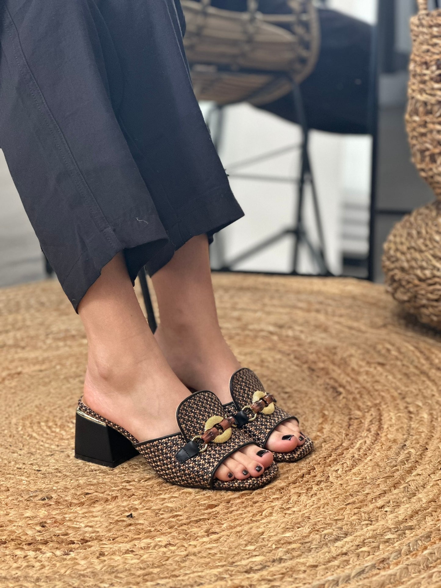 BLOCK HEEL MULES