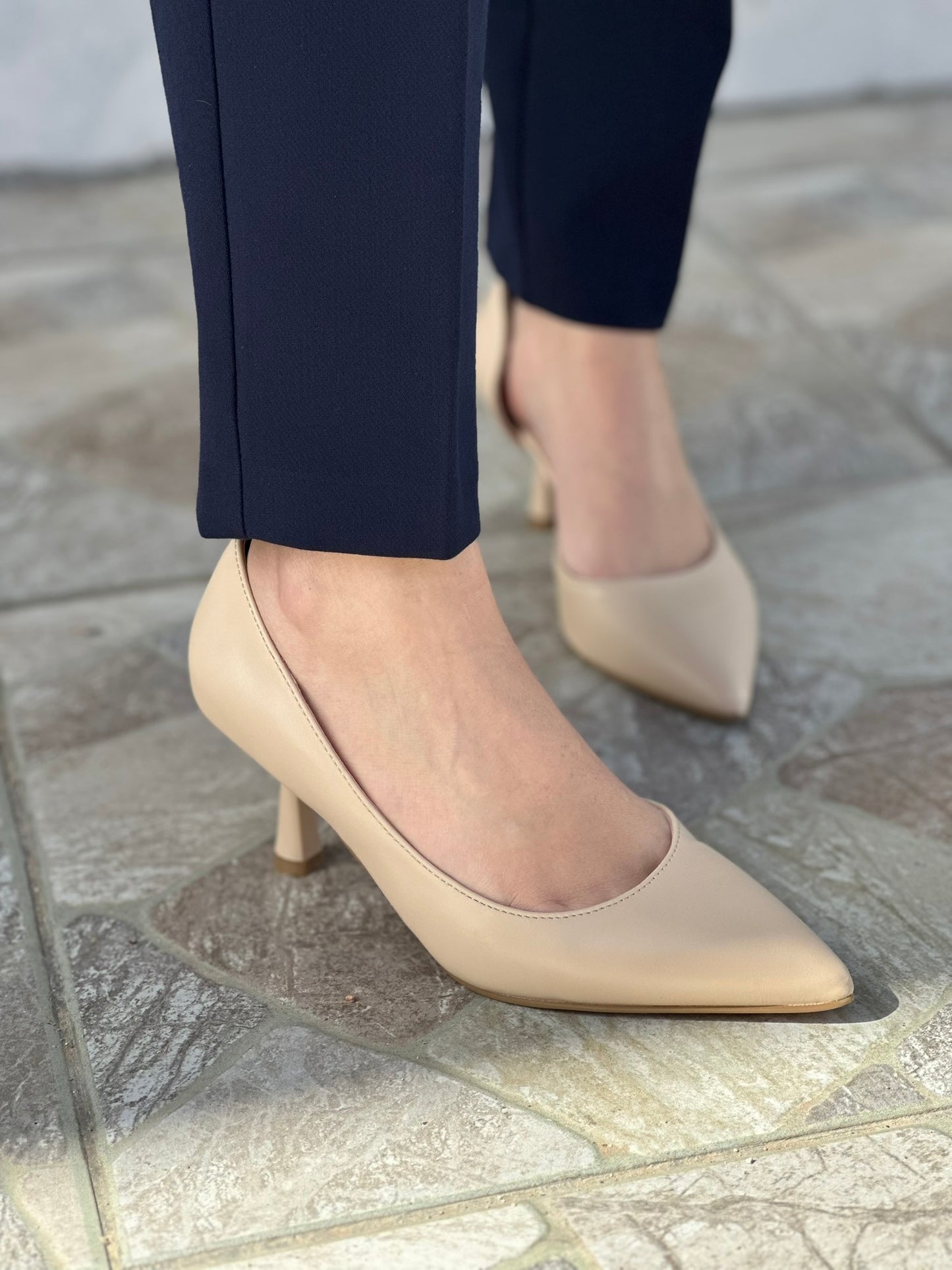 POINTY PUMPS