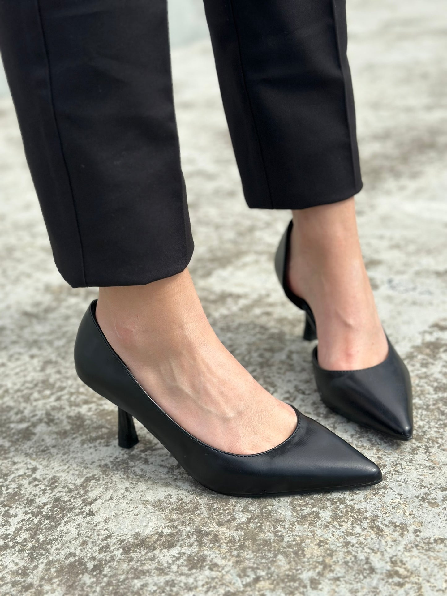 POINTY PUMPS