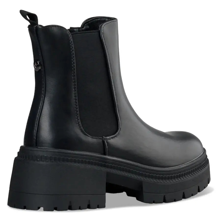 CHELSEA BOOTS