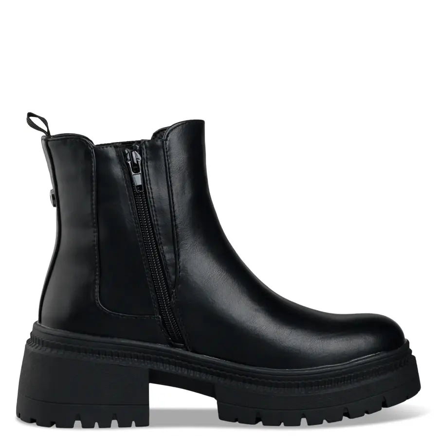 CHELSEA BOOTS