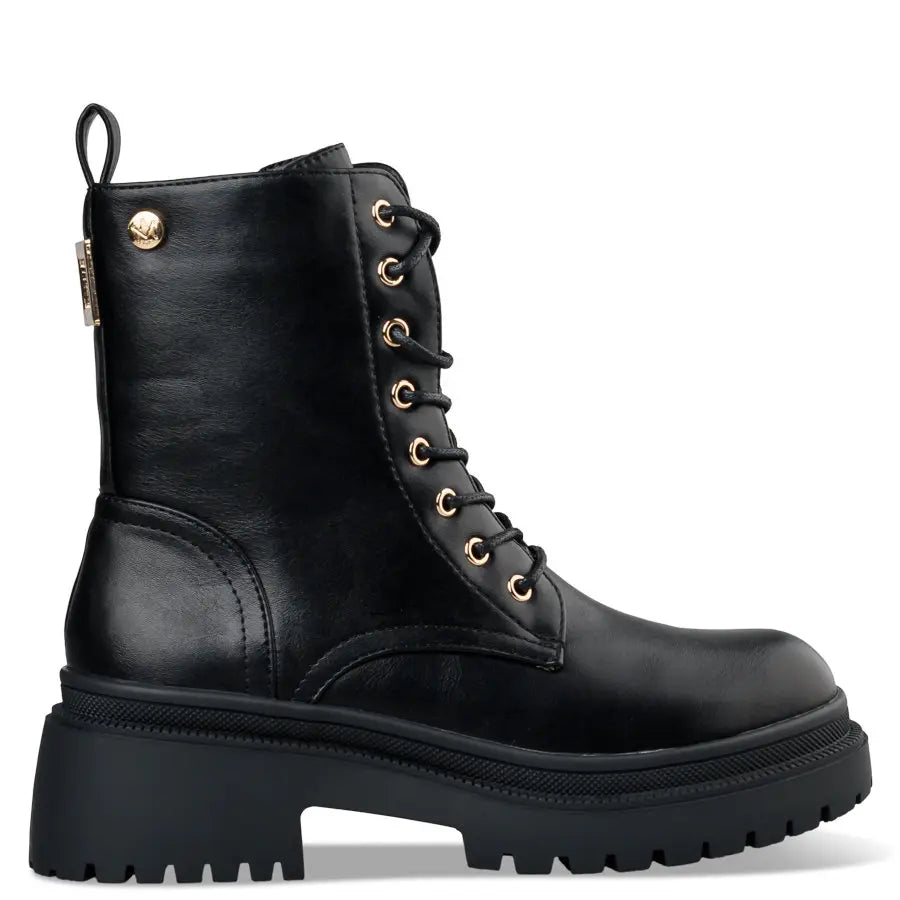COMBAT BOOTS