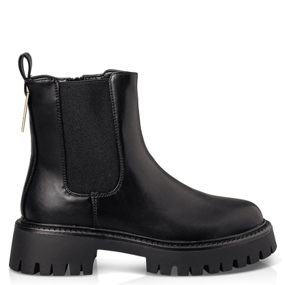 CHELSEA BOOTS