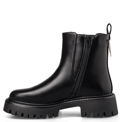 CHELSEA BOOTS