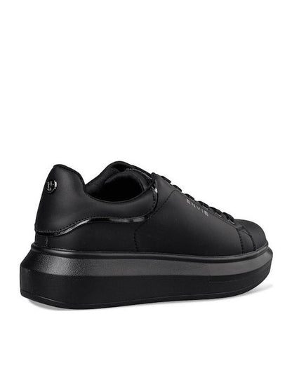 LOW TOP SNEAKERS